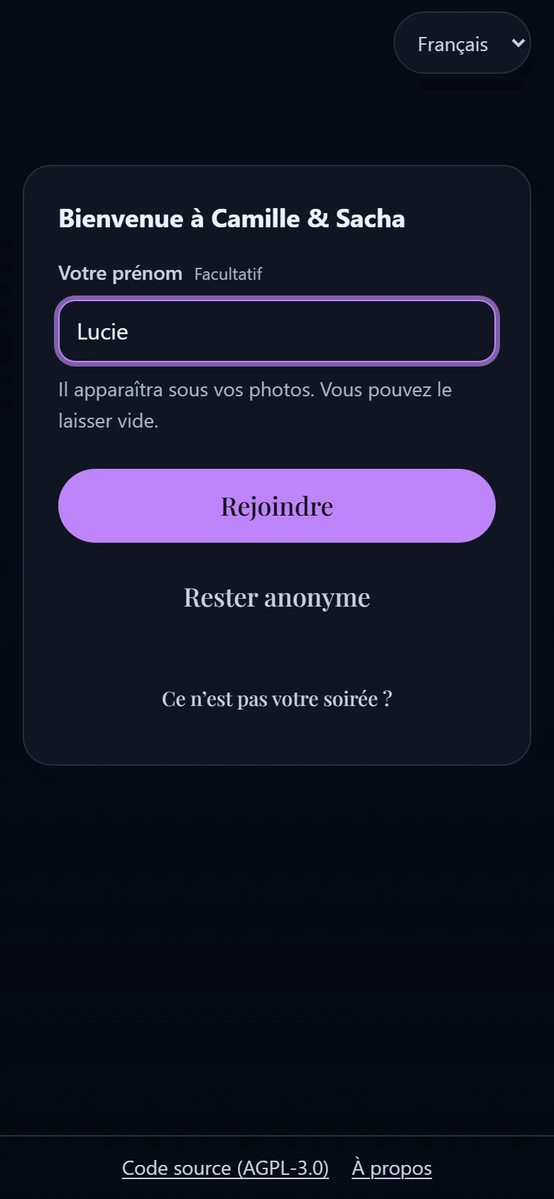 Écran d’accueil sur le téléphone d’un invité, juste après le scan du QR code, avec le champ pour saisir son prénom.